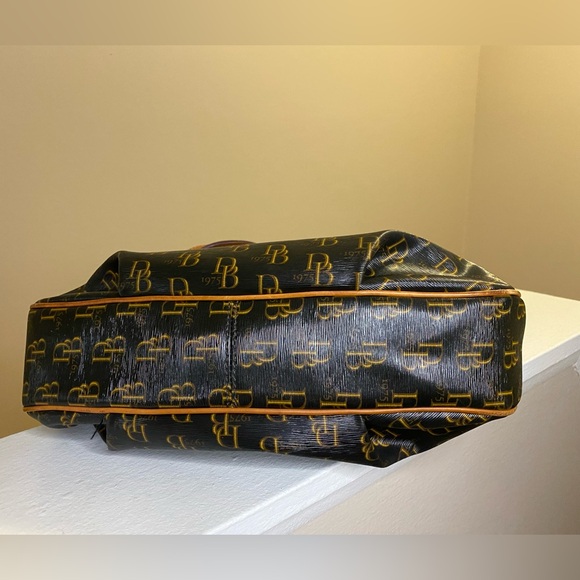 Dooney and Bourke East West Collins Bag - Picture 5 of 9